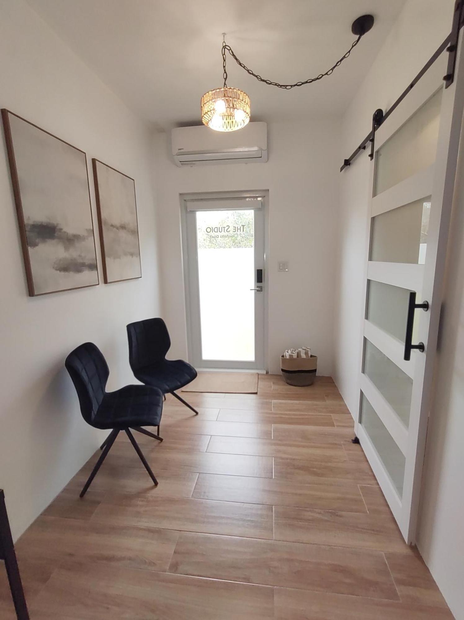 Littlelux Living Apartment George Hill Room photo